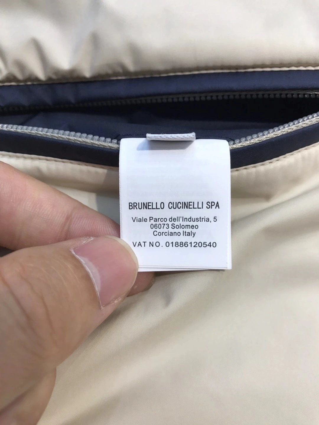 wg.luxury -- 2ru9588o 2colour item: E-F443J1230-2H